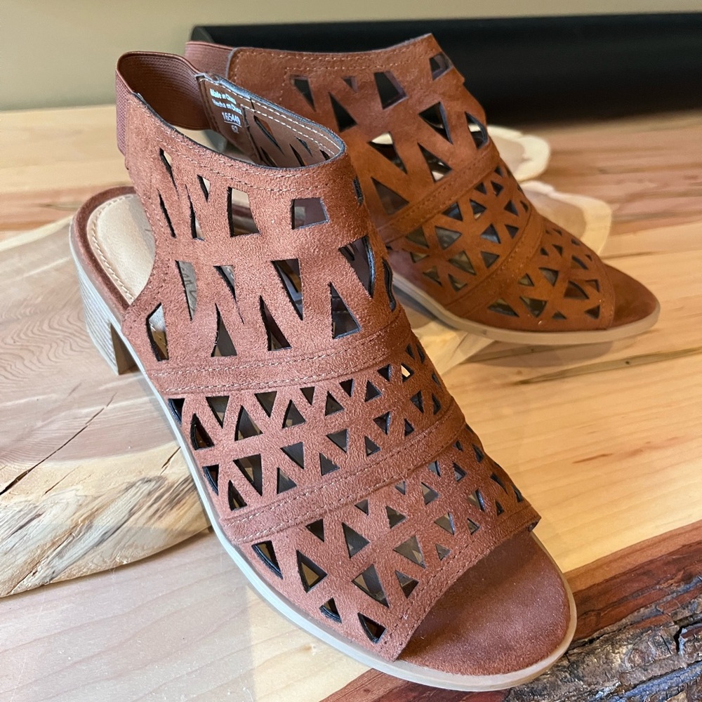 Zara Autumn Warm low heel walkers Sz 7 EUC